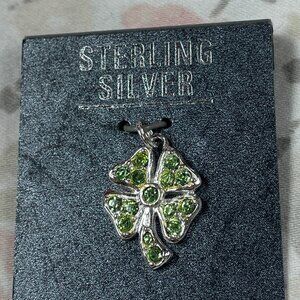 🍀Sterling Silver 4 Leaf Clover Charm w/green accent gems - Sparkly - NEW